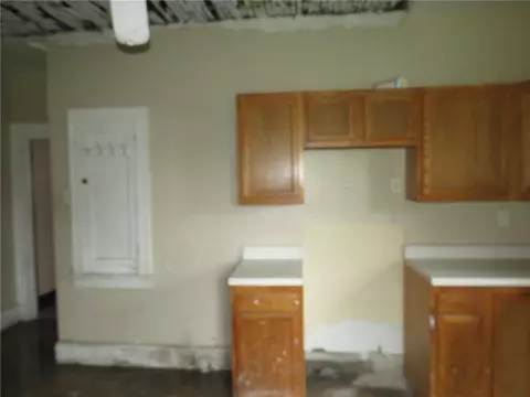 Entry Way - 263-265 Donnan Ave, Washington, PA 15301 photo 2 of 2