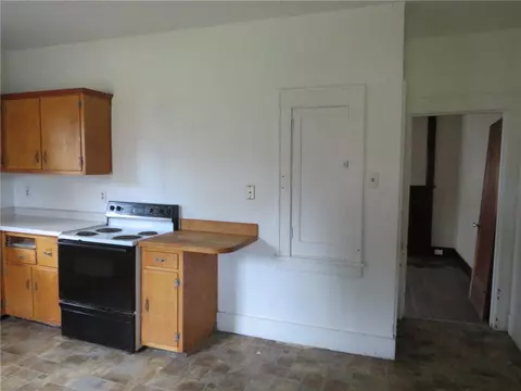 Entry Way - 263-265 Donnan Ave, Washington, PA 15301 photo 1 of 2