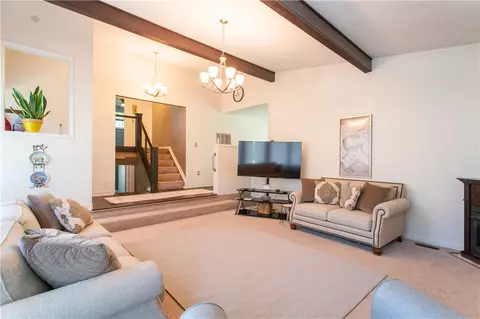 Living - 858 Monaca Rd, Monaca, PA 15061 photo 2 of 7