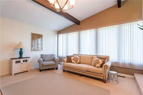 Living - 858 Monaca Rd, Monaca, PA 15061 photo 4 of 7