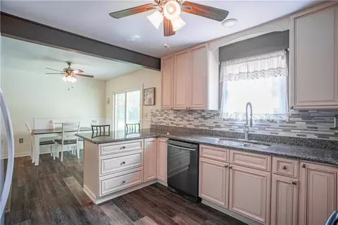 Kitchen - 858 Monaca Rd, Monaca, PA 15061 photo 2 of 6