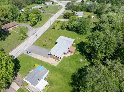 View/Area - 858 Monaca Rd, Monaca, PA 15061 photo 3 of 6