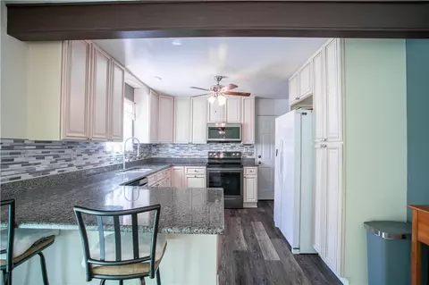 Kitchen - 858 Monaca Rd, Monaca, PA 15061 photo 5 of 6