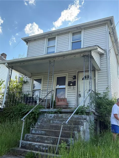 225 Wykes St, Aliquippa, PA 15001