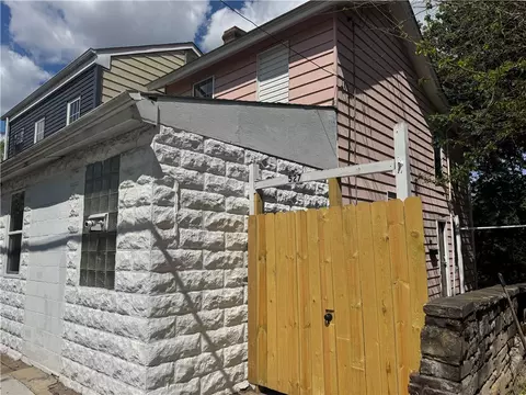 527 Lenora St, Pittsburgh, PA 15206