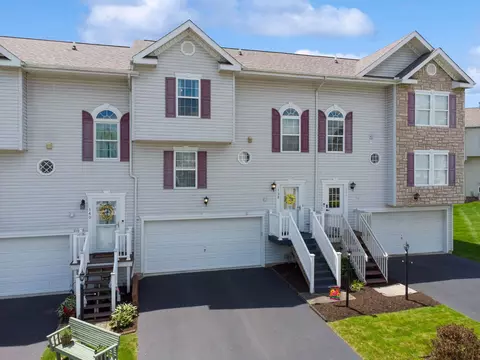 138 Manor View Dr, Manor, PA 15665