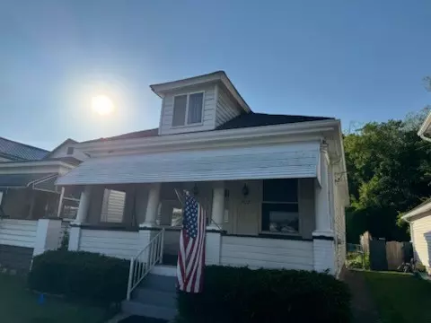 202 Mckinley Ave, East Vandergrift, PA 15629