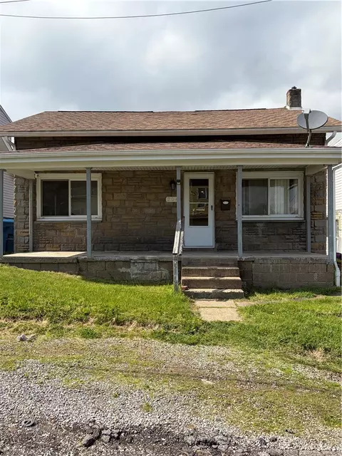 204 University, Verona, PA 15147