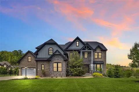 301 Serendipity Ln, Cranberry Township, PA 16066