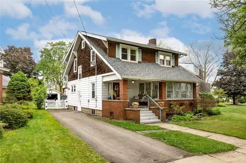 308 Hillcrest Cir, Grove City, PA 16127