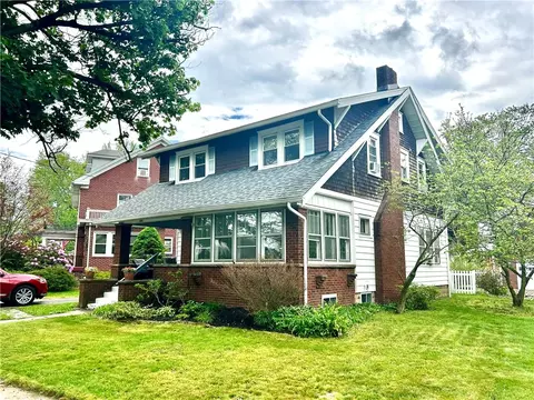 308 Hillcrest Cir, Grove City, PA 16127
