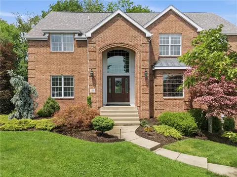 121 Windermere Ct, Canonsburg, PA 15317