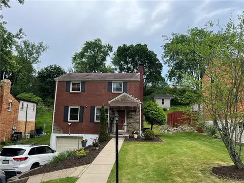 1424 Senior Dr, Pittsburgh, PA 15227