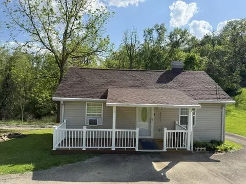 51 Hickory St, Burgettstown, PA 15021