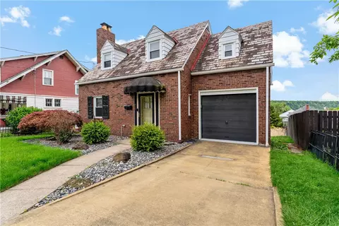 415 Pershing Dr, New Kensington, PA 15068