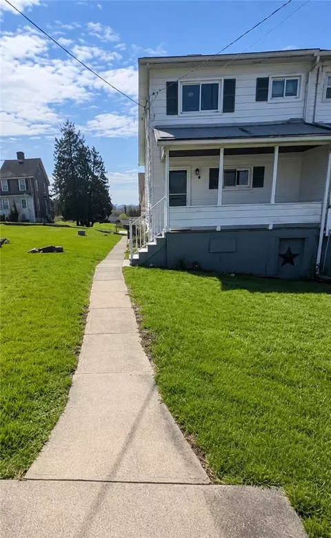 5 First St, Star Junction, PA 15482