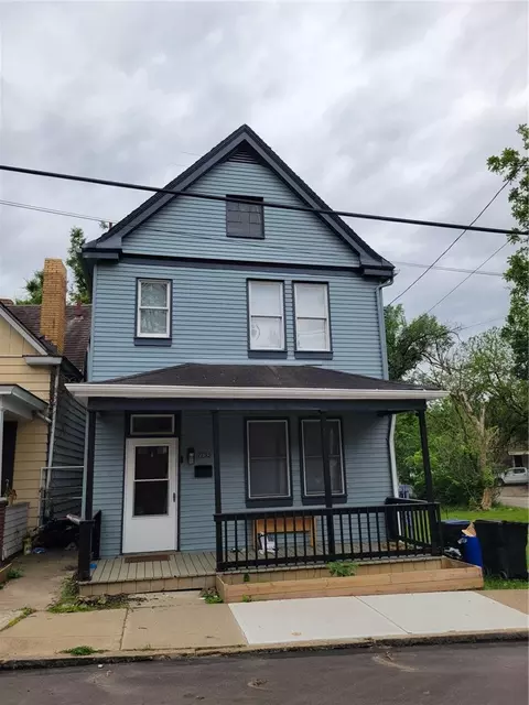 2735 Zephyr Ave, Pittsburgh, PA 15204