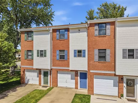 120 Woodhaven Dr, Seven Fields, PA 16046