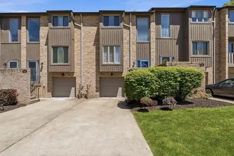 304 Central Dr, Cranberry Township, PA 16066