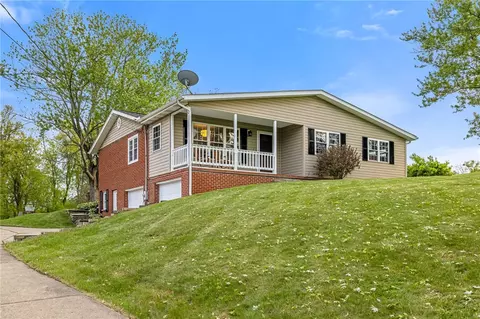 17 Eberle Rd, Hickory, PA 15340