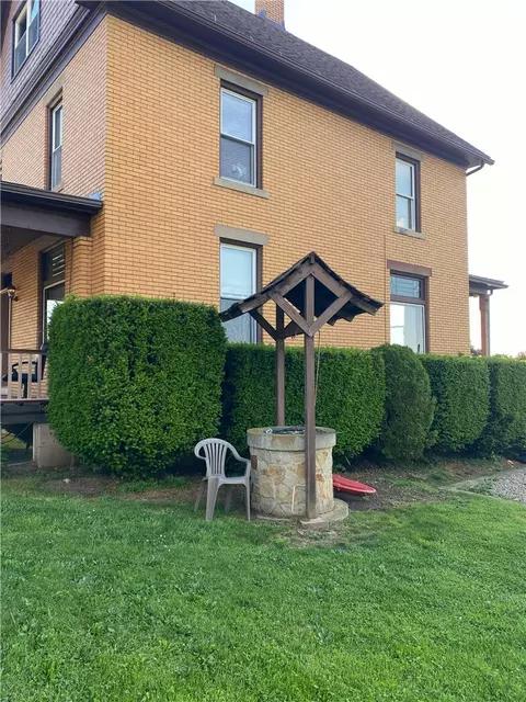 Exterior - 417 E 3rd Ave, Derry, PA 15627 photo 9 of 15