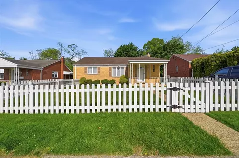 345 Roosevelt Ave, Mckees Rocks, PA 15136