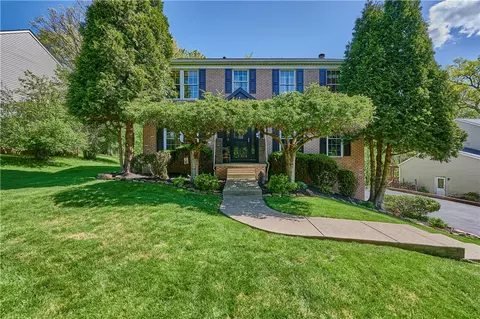 345 Glencove Dr, New Kensington, PA 15068