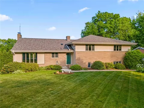 2635 Fairgreen Dr, Pittsburgh, PA 15241
