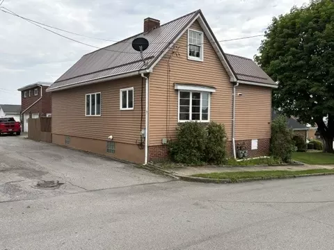 558 First St, Leechburg, PA 15656