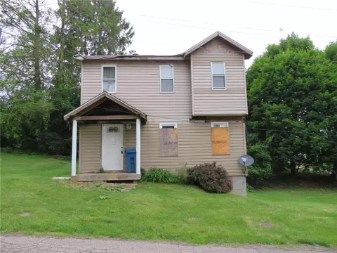 1371 Work St, Crescent, PA 15046