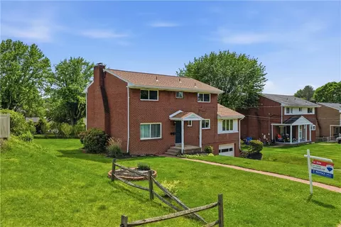 203 Clover Dr, Elizabeth, PA 15037