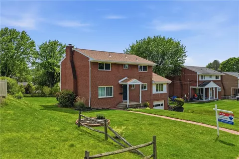 203 Clover Dr, Elizabeth, PA 15037