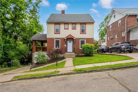 38 Highland Ave, Crafton, PA 15205