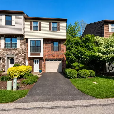 736 Windvue Dr, Pittsburgh, PA 15205