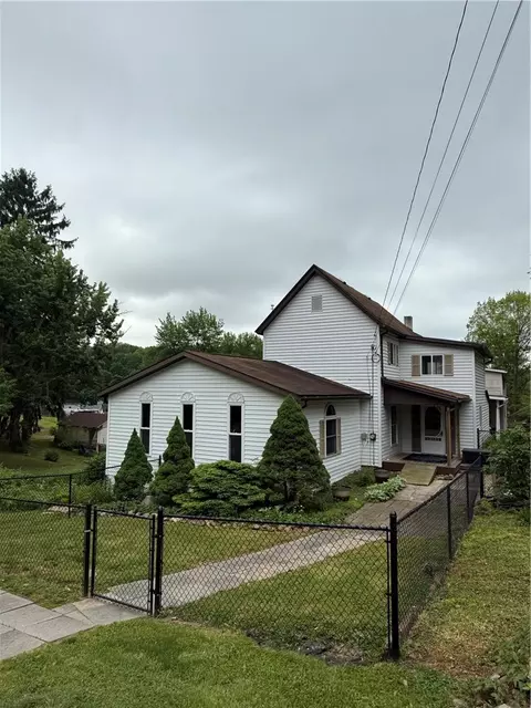 125 Ayers Ave, Butler, PA 16001