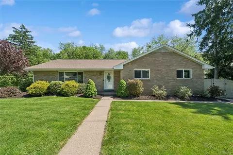 1101 Fairlane Dr, Aliquippa, PA 15001