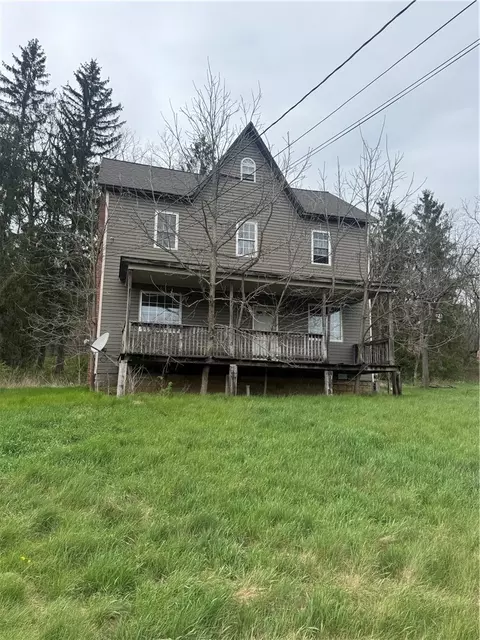 415 Schoolhouse Rd, Stoystown, PA 15563