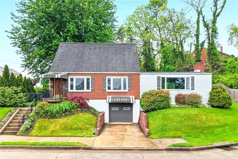 2 Broad St, Jeannette, PA 15644