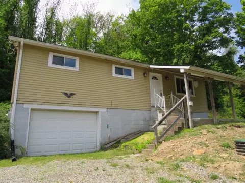 21 Daisytown Rd, Daisytown, PA 15427