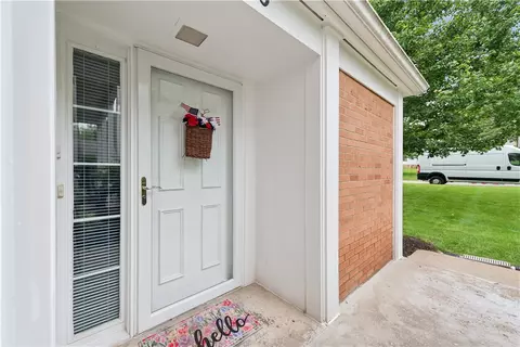 1818 Foxcroft Ln #806, Allison Park, PA 15101