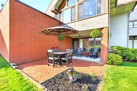 100 Pebble Beach Ct #15, Beaver, PA 15009