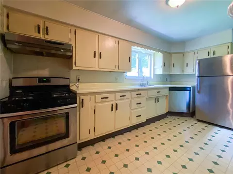 Kitchen - 128 Clover Dr, Monaca, PA 15061 photo 3 of 3