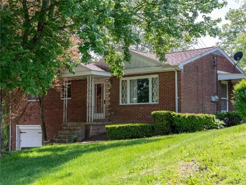 Exterior - 128 Clover Dr, Monaca, PA 15061 photo 2 of 6