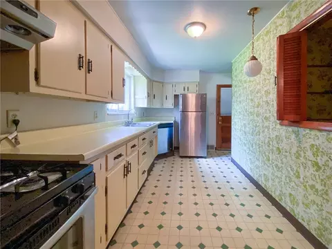 Kitchen - 128 Clover Dr, Monaca, PA 15061 photo 2 of 3