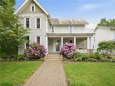 226 College Ave, Grove City, PA 16127