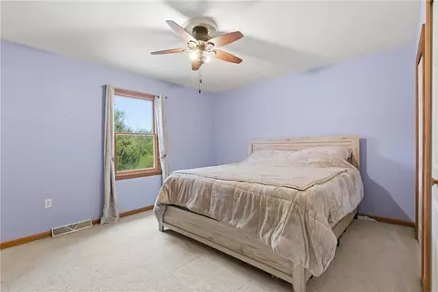 Bedroom - 72 4th St, Irwin, PA 15642 photo 2 of 6