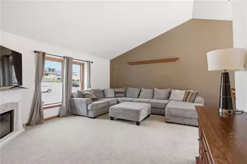 Living - 72 4th St, Irwin, PA 15642 photo 1 of 5