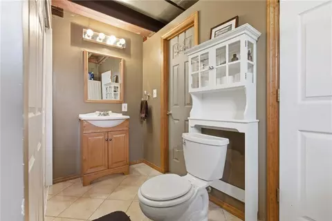 Bath - 72 4th St, Irwin, PA 15642 photo 3 of 3