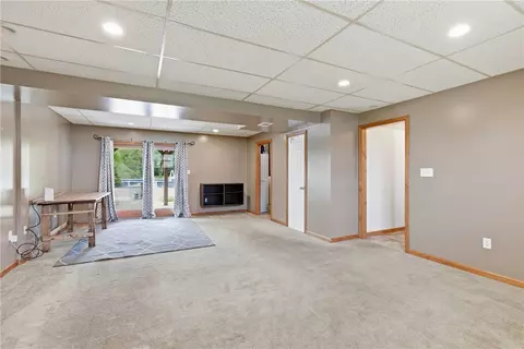 Living - 72 4th St, Irwin, PA 15642 photo 4 of 5