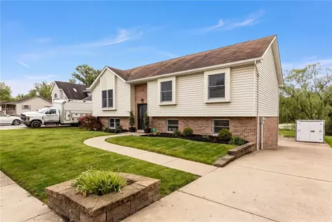 Exterior - 72 4th St, Irwin, PA 15642 photo 2 of 7